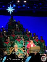 Walt-Disney-World-epcot-international-festival-holidays-candlelight-processional-josh-gad
