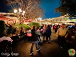 disneyland-crowds corndog cart line-MiceChat
