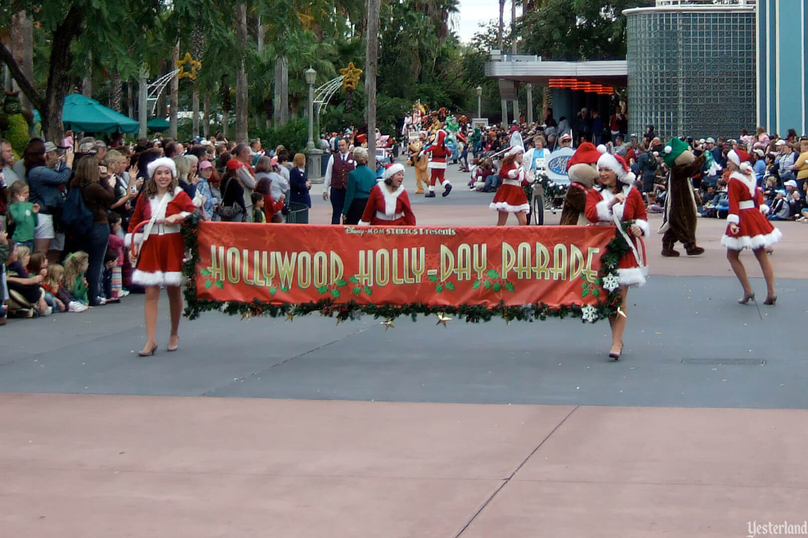 Hollywood Holly-Day Parade