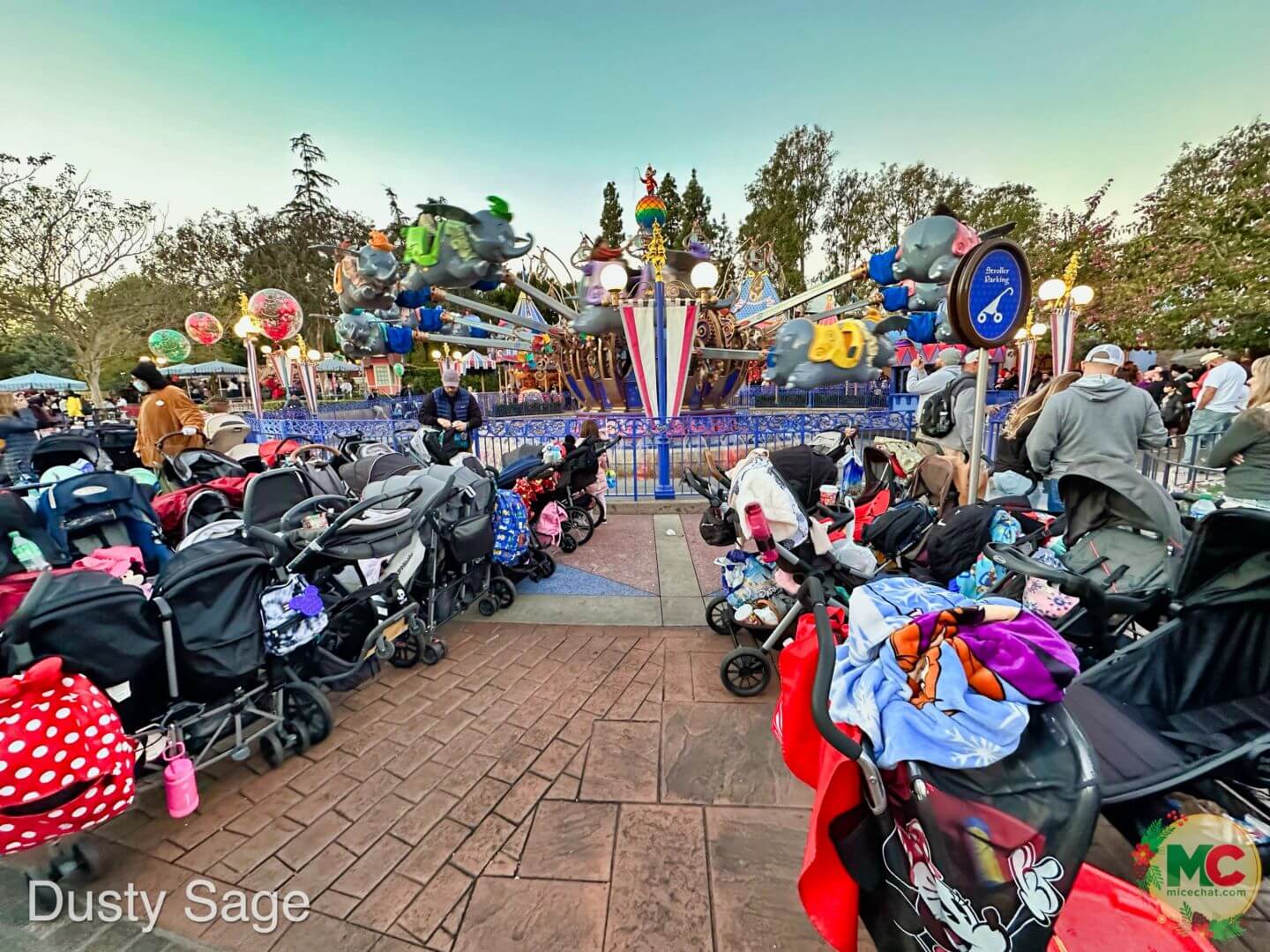 , DISNEYLAND UPDATE: Holiday Highs and Lows, Pricing Woes & a Trash-Talking Tree