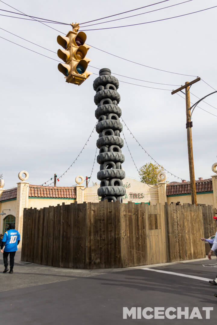 , Disneyland Update: It’s a Wall World After All