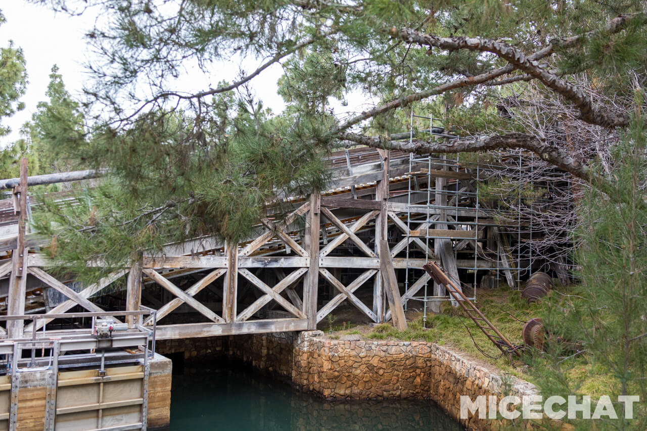 , Disneyland Update: It’s a Wall World After All