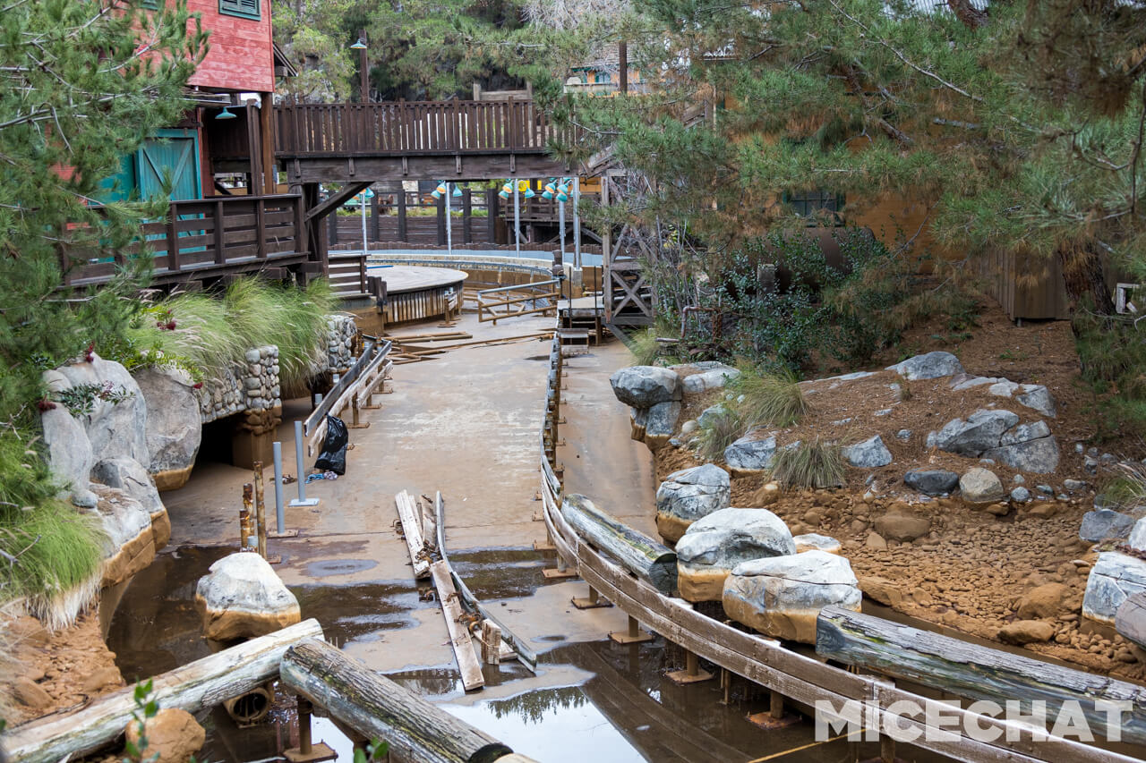 , Disneyland Update: It’s a Wall World After All