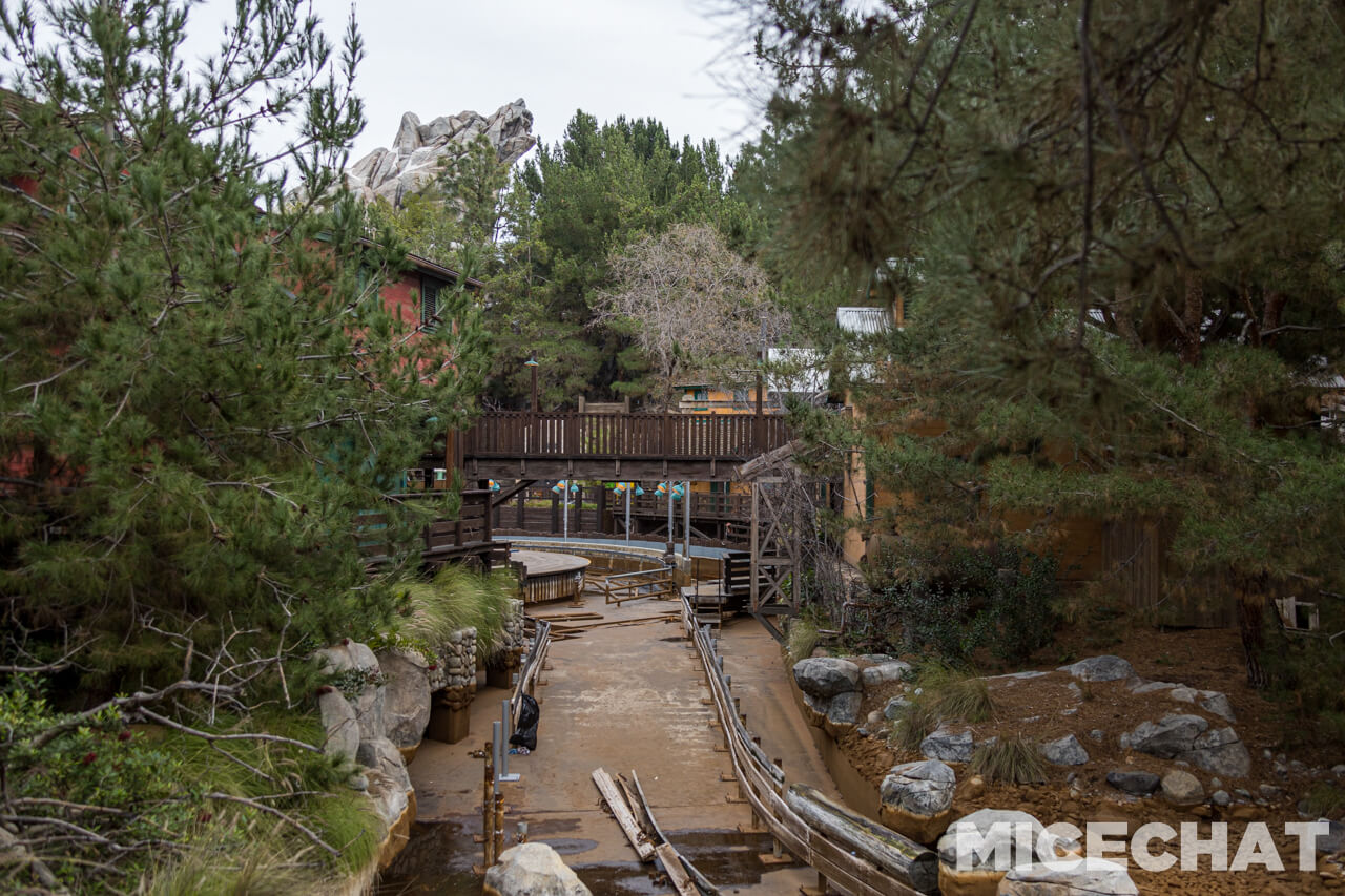 , Disneyland Update: It’s a Wall World After All