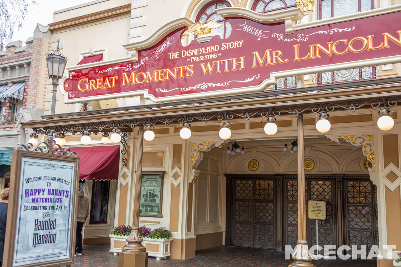 , Disneyland Update: It’s a Wall World After All