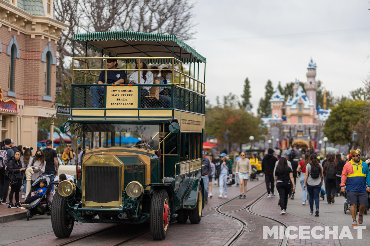 , Disneyland Update: It’s a Wall World After All