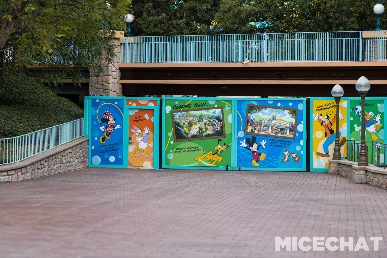 , Disneyland Update: It’s a Wall World After All