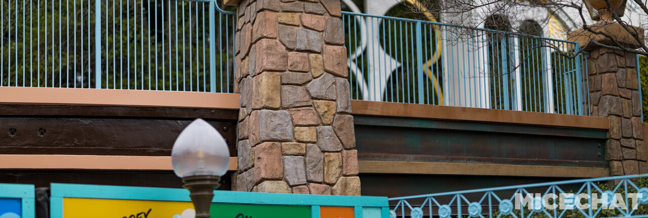, Disneyland Update: It’s a Wall World After All
