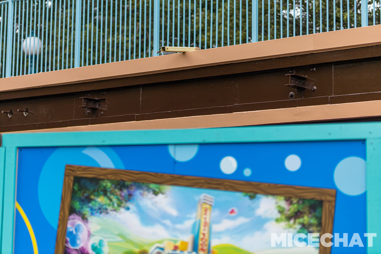 , Disneyland Update: It’s a Wall World After All
