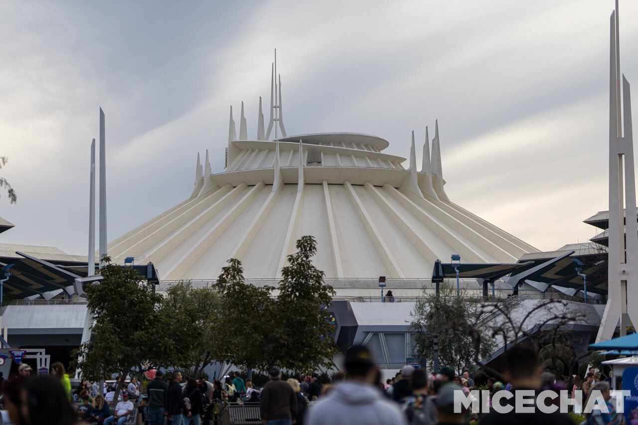 , Disneyland Update: It’s a Wall World After All