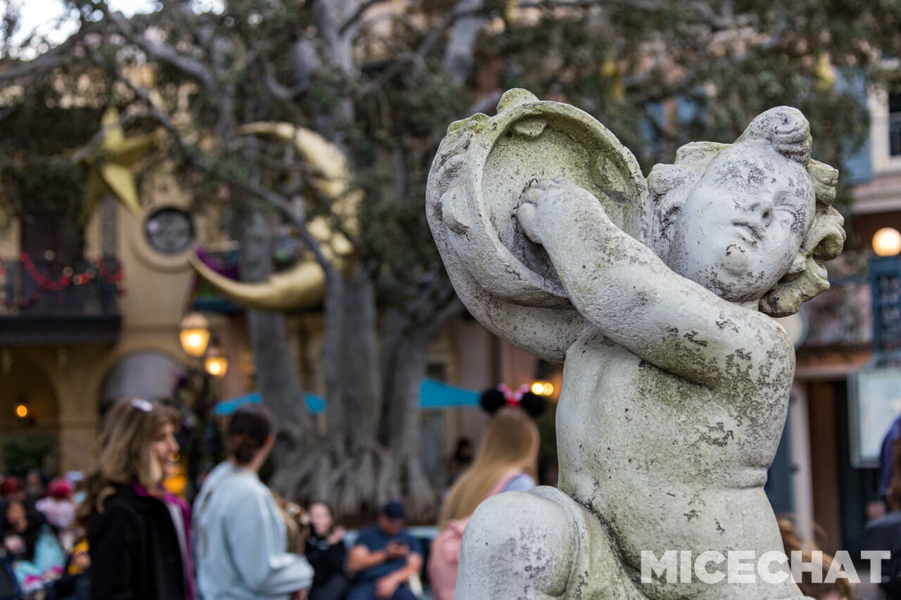 , Disneyland Update: It’s a Wall World After All