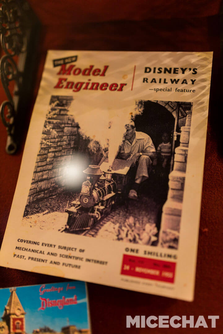 , Disneyland Update: It’s a Wall World After All