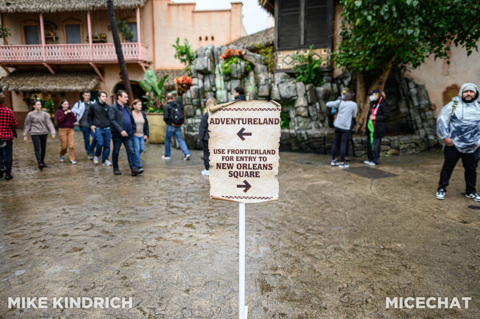 , Disneyland Update: It’s a Wall World After All