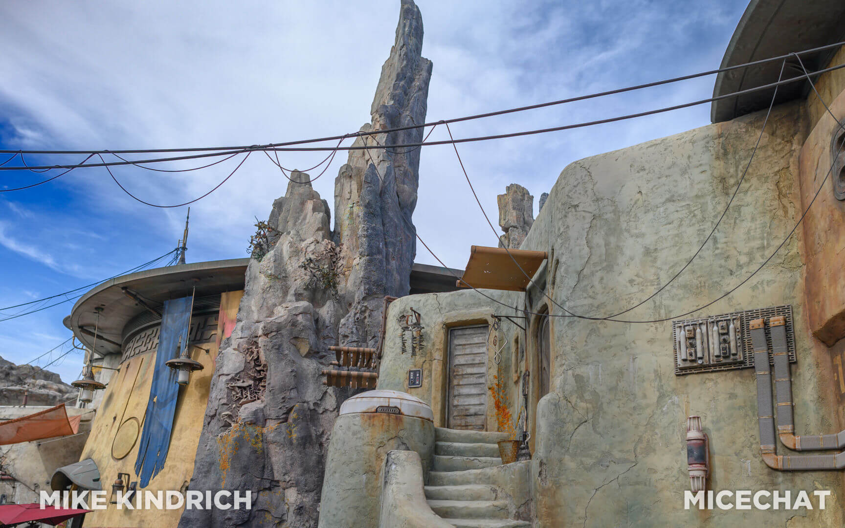 , Disneyland Update: It’s a Wall World After All