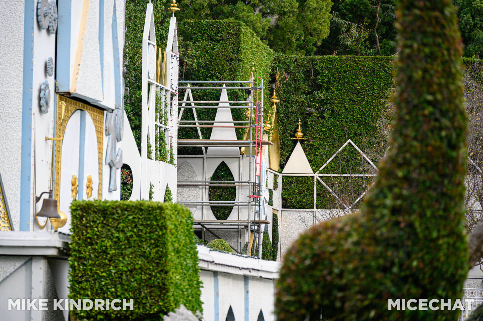 , Disneyland Update: It’s a Wall World After All
