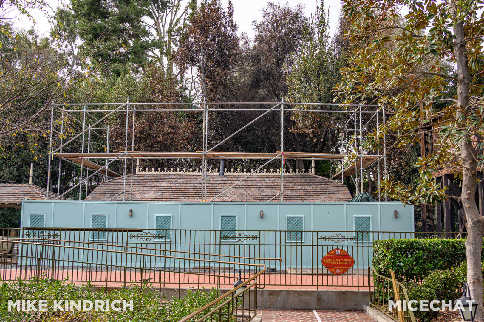 , Disneyland Update: It&#8217;s a Wall World After All