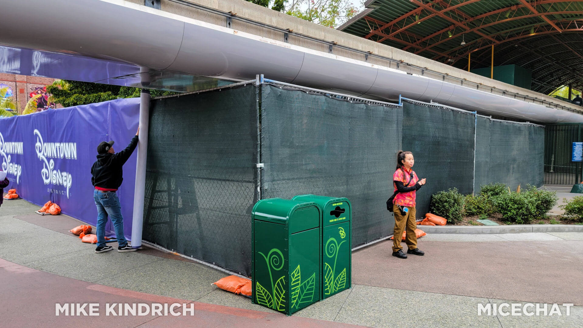 , Disneyland Update: It’s a Wall World After All