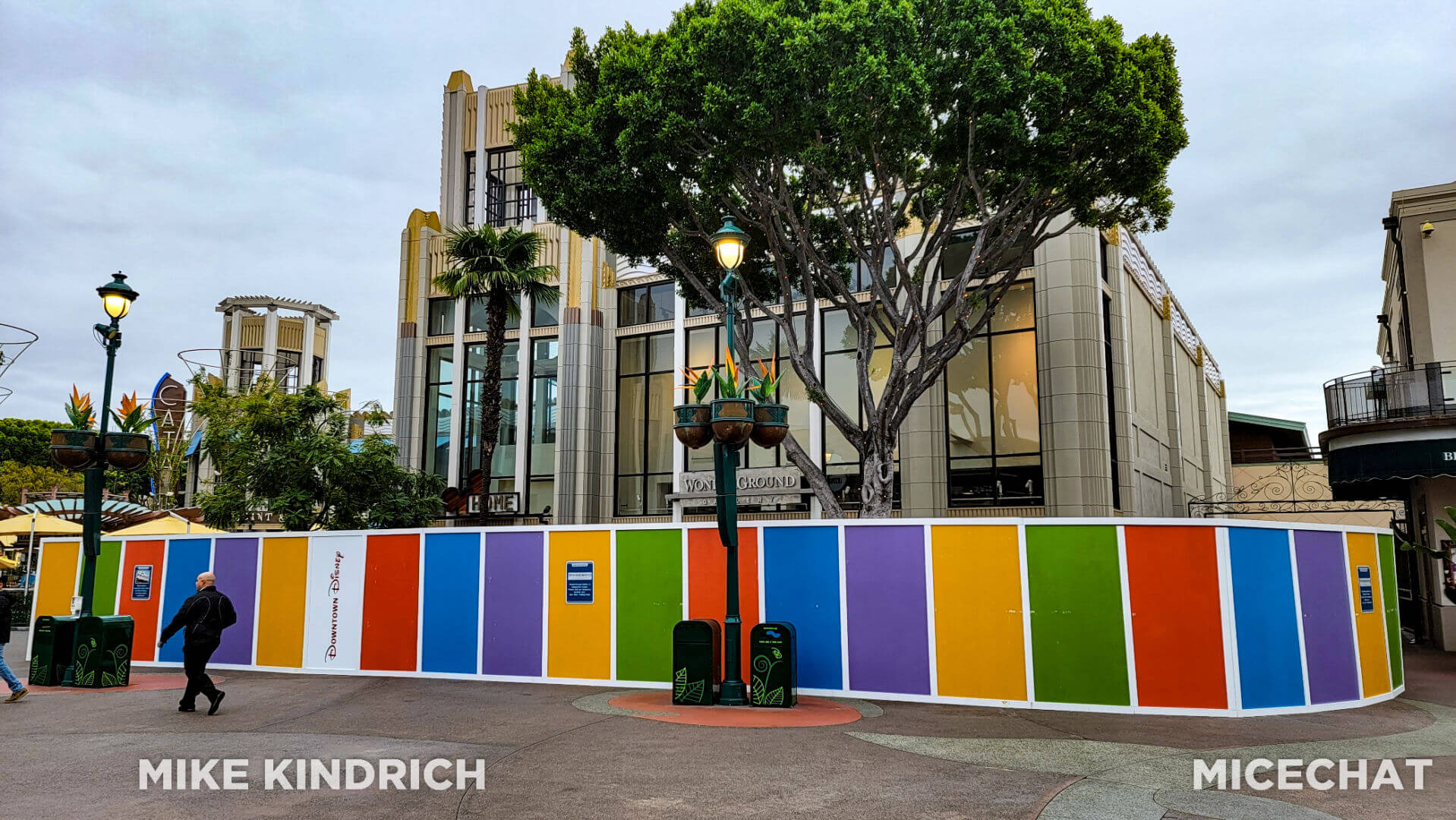 , Disneyland Update: It’s a Wall World After All