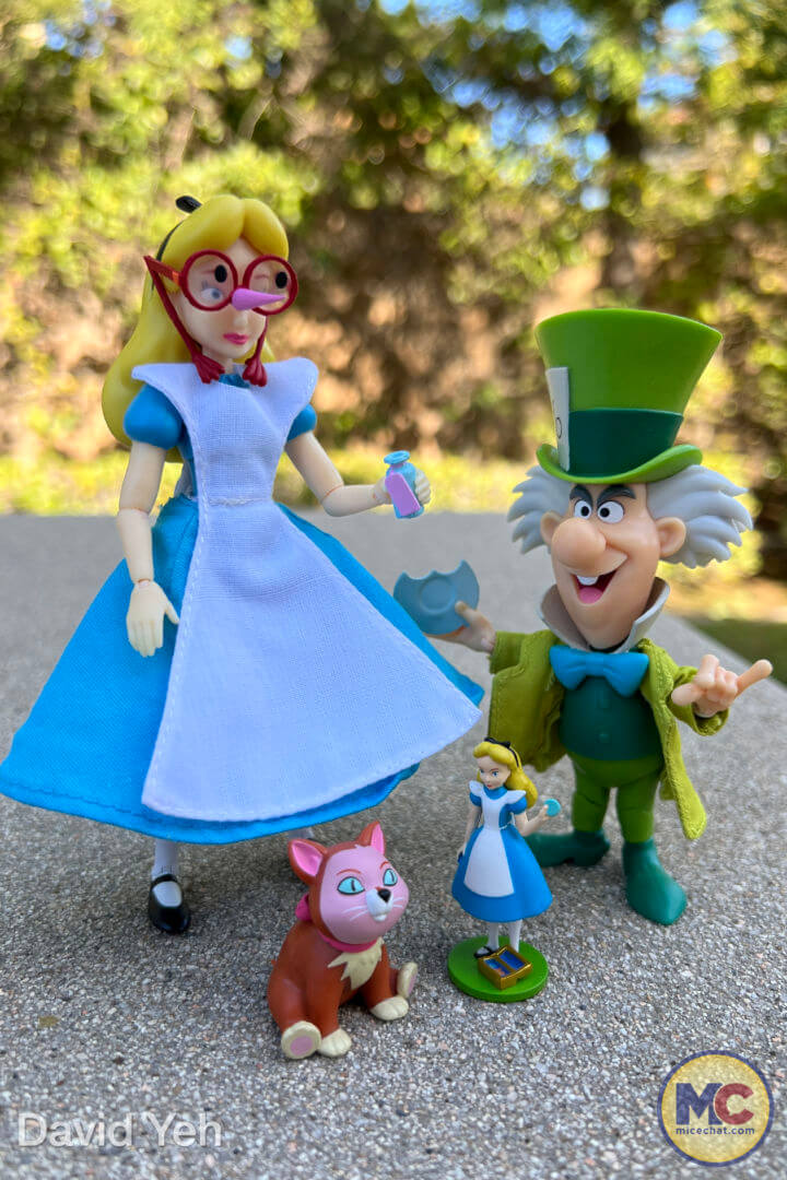 Disney Ultimates Alice Wonderland Mad Hatter Action Figure