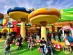 Universal Studios Hollywood Super Nintendo World seating under mushrooms