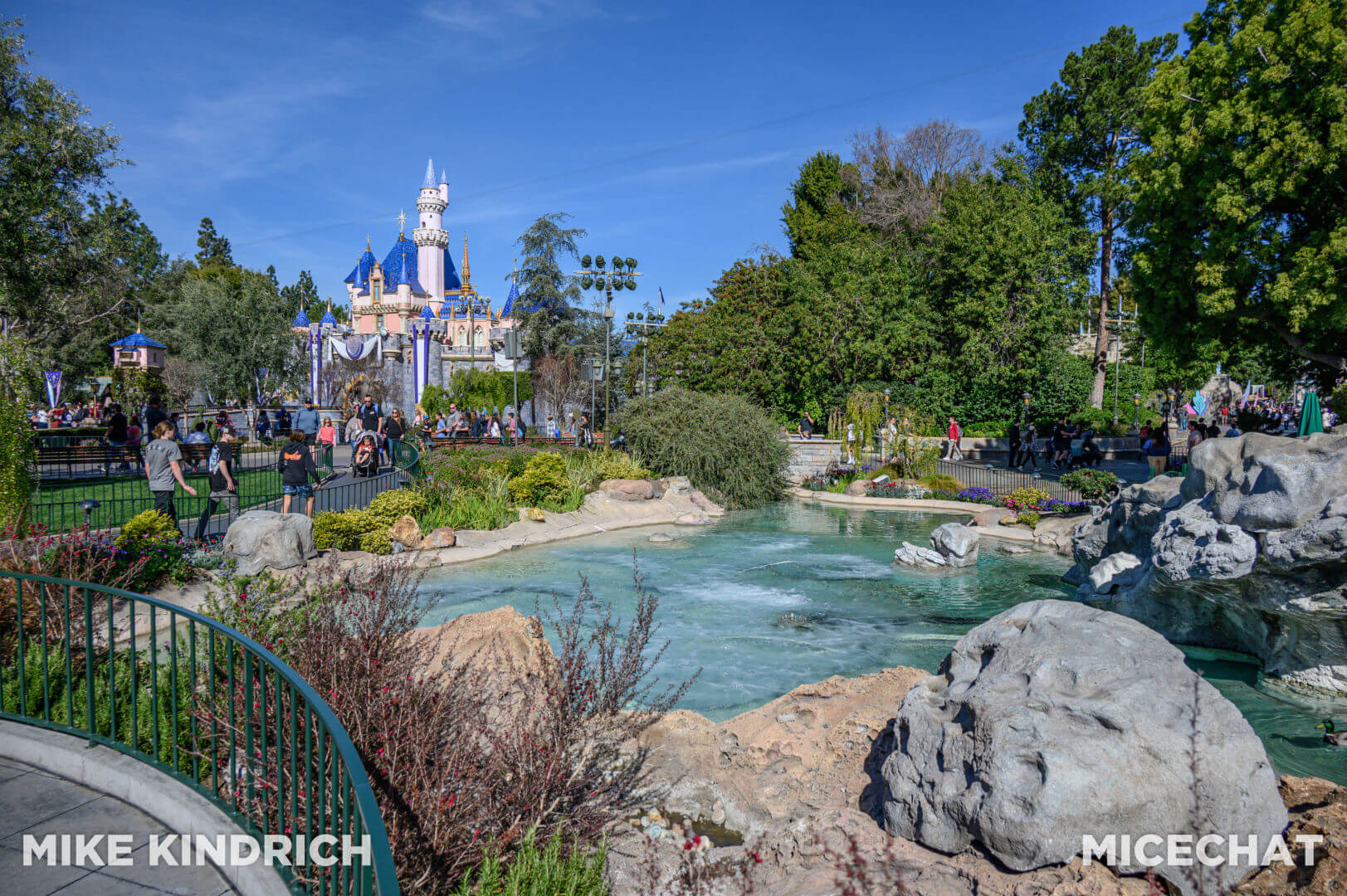 , Disneyland Update: Big Profits, Bigger Cuts &#038; Blue People!