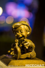 008_Disneyland_Pinocchio statue rain
