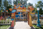 Disneyland Mickey’s Toontown Goofy’s How-To-Play Yard and House DSC_1144-X5