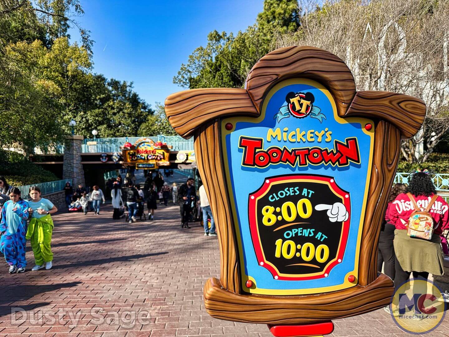 , Disneyland Update – Exciting Finds, Feasts, and Oswald Meets!