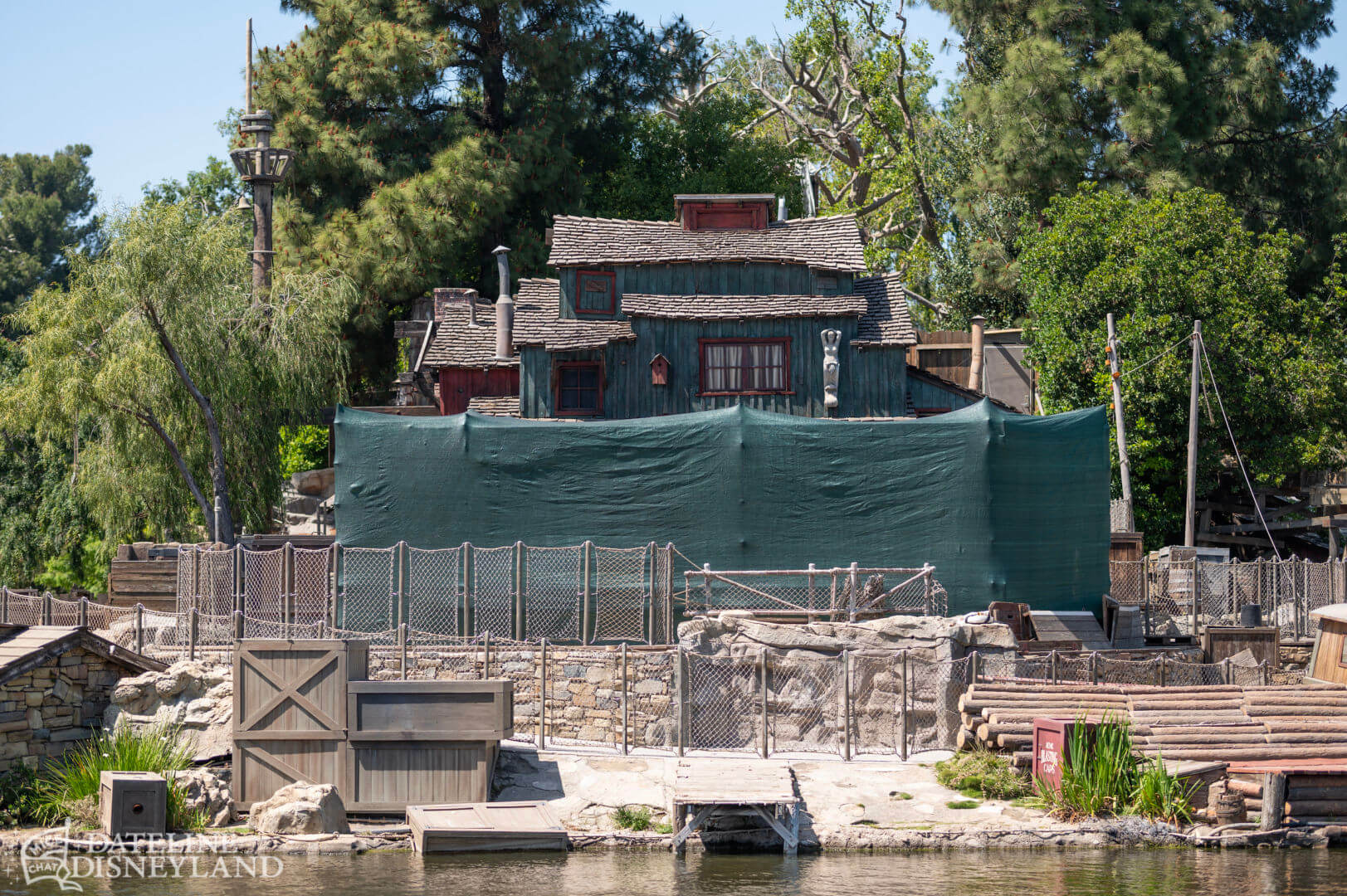 Disneyland, Disneyland Update: Fantasmic Aftermath, Spring Things &#038; Construction Views