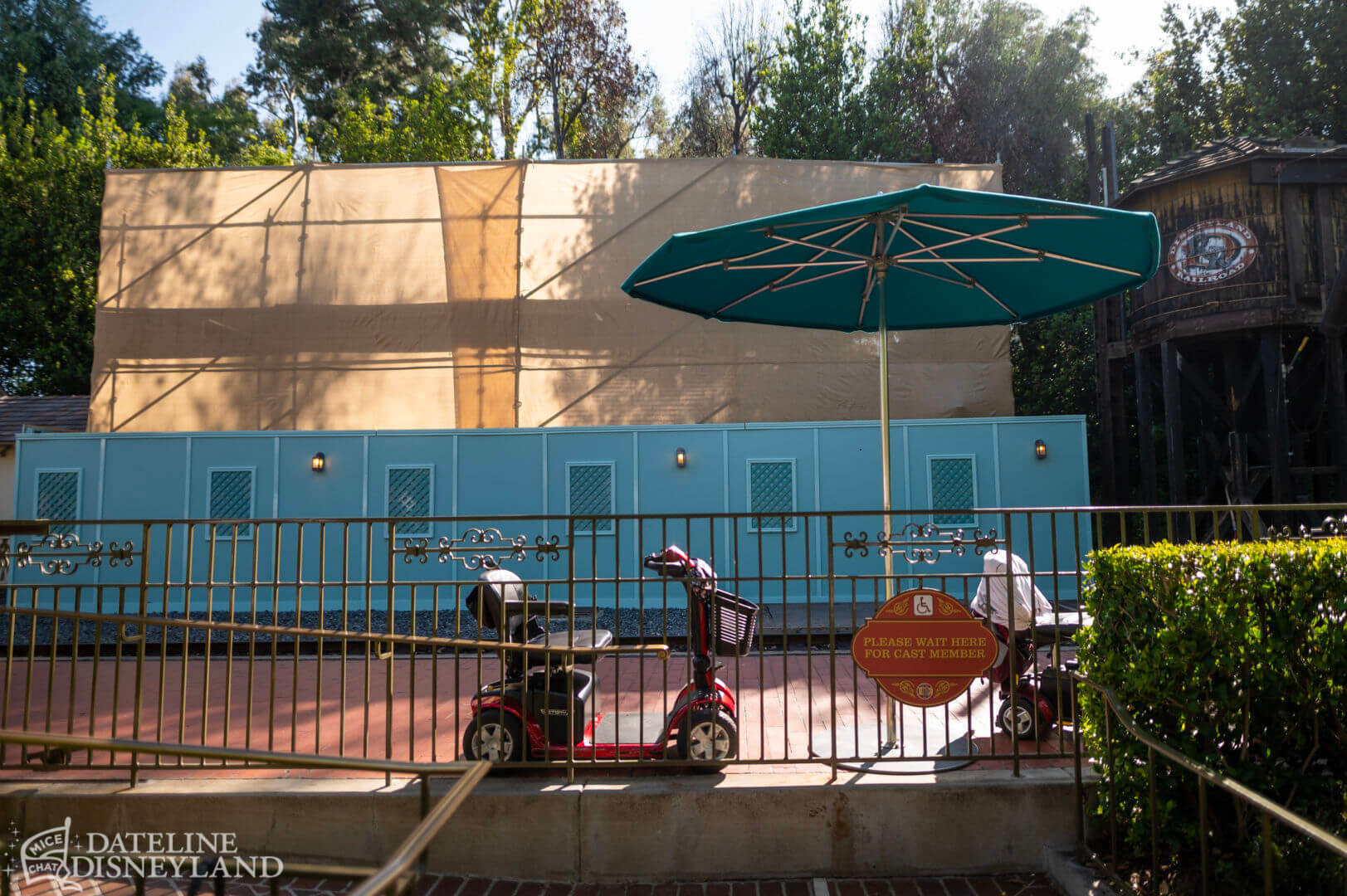 Disneyland, Disneyland Update: Fantasmic Aftermath, Spring Things & Construction Views