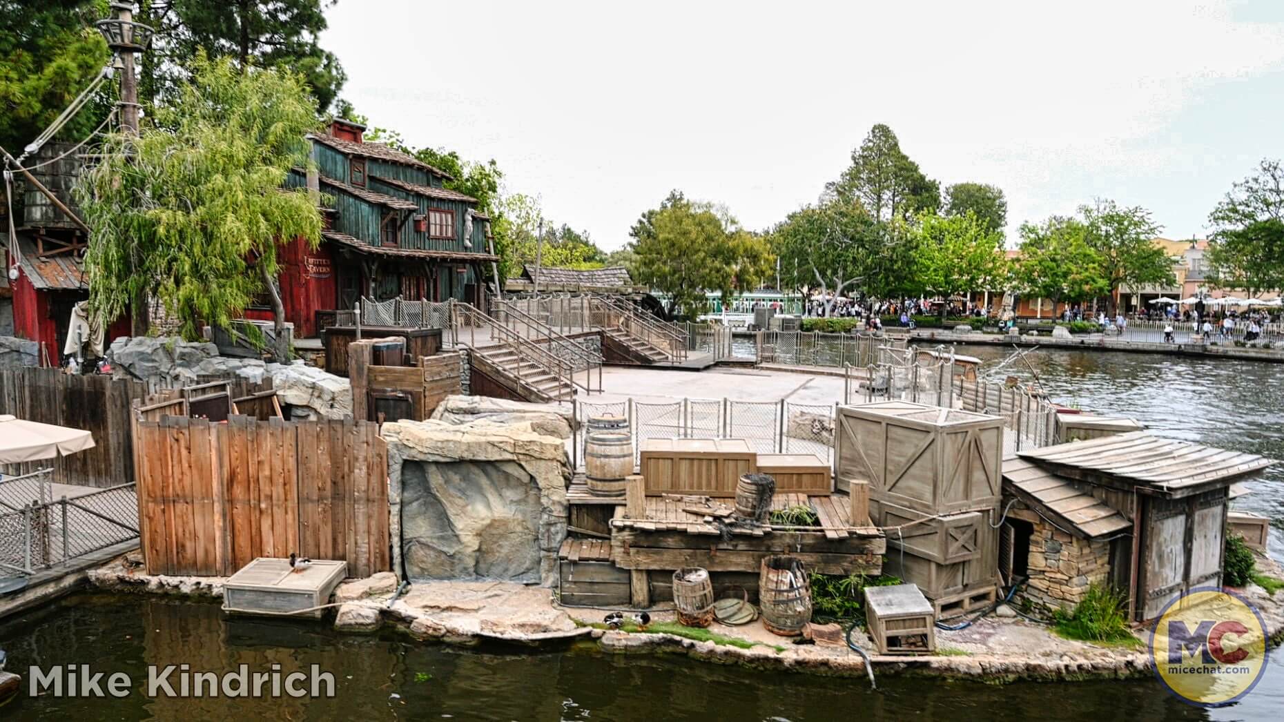, Disneyland Update: Fantasmic Surprise & Reservations About Reservations