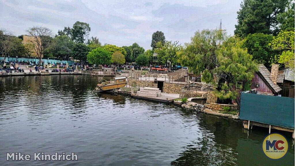 , Disneyland Update: Fantasmic Surprise &#038; Reservations About Reservations