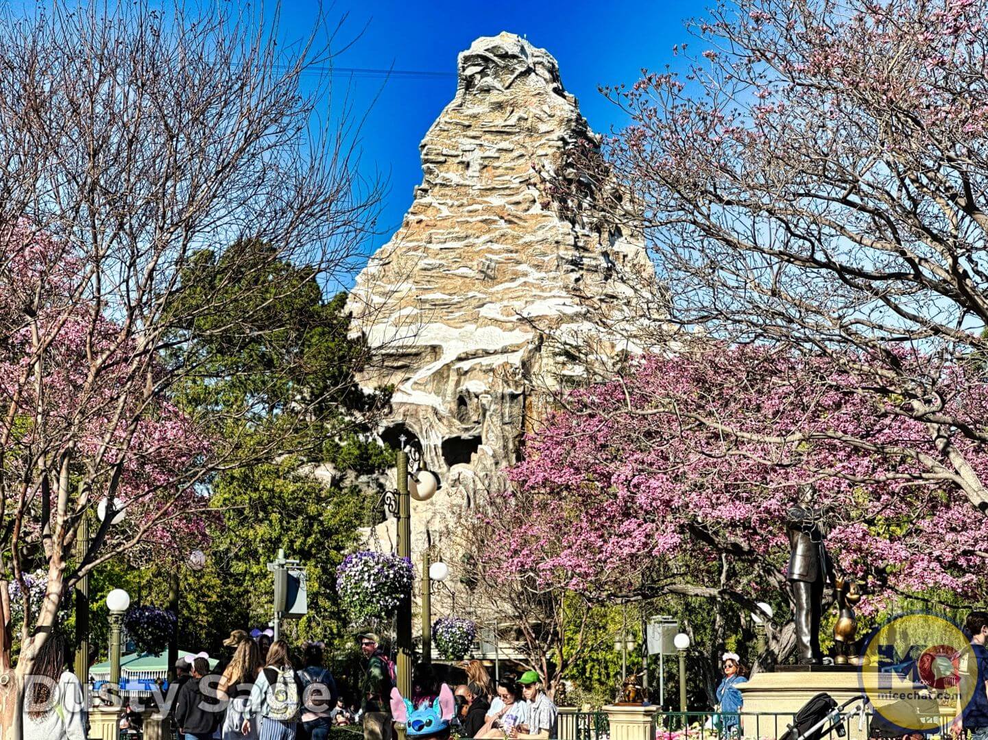 , Disneyland Update: Rolling… Heads, Strollers & Easter Eggs