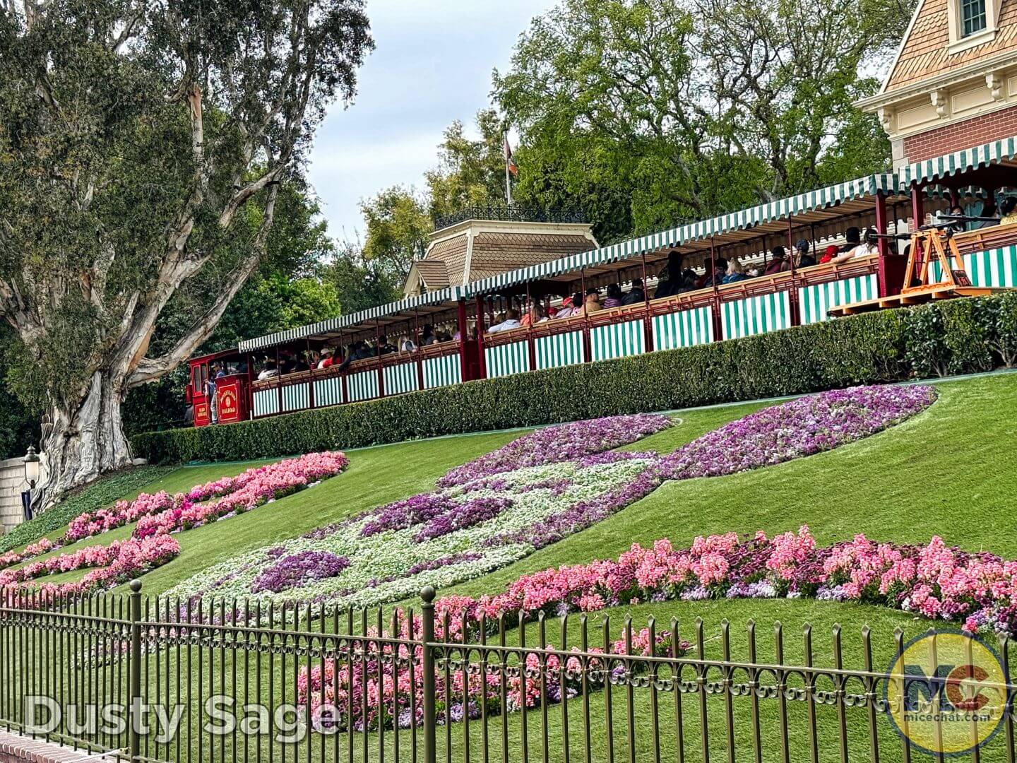 , Disneyland Update: Rolling… Heads, Strollers & Easter Eggs