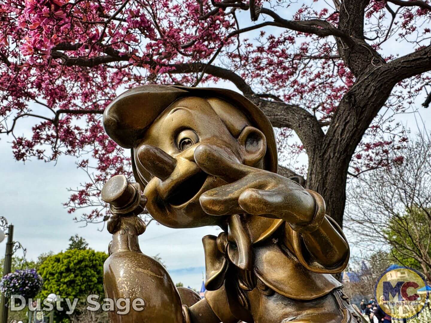 , Disneyland Update: Rolling… Heads, Strollers & Easter Eggs