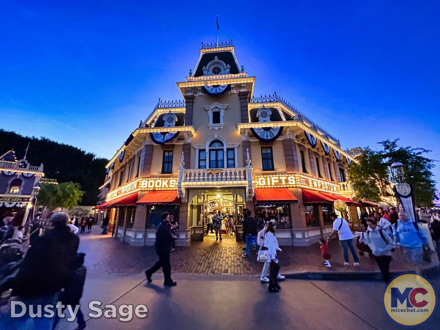 , DISNEYLAND UPDATE: Haunts, Heat & Halloween Treats!