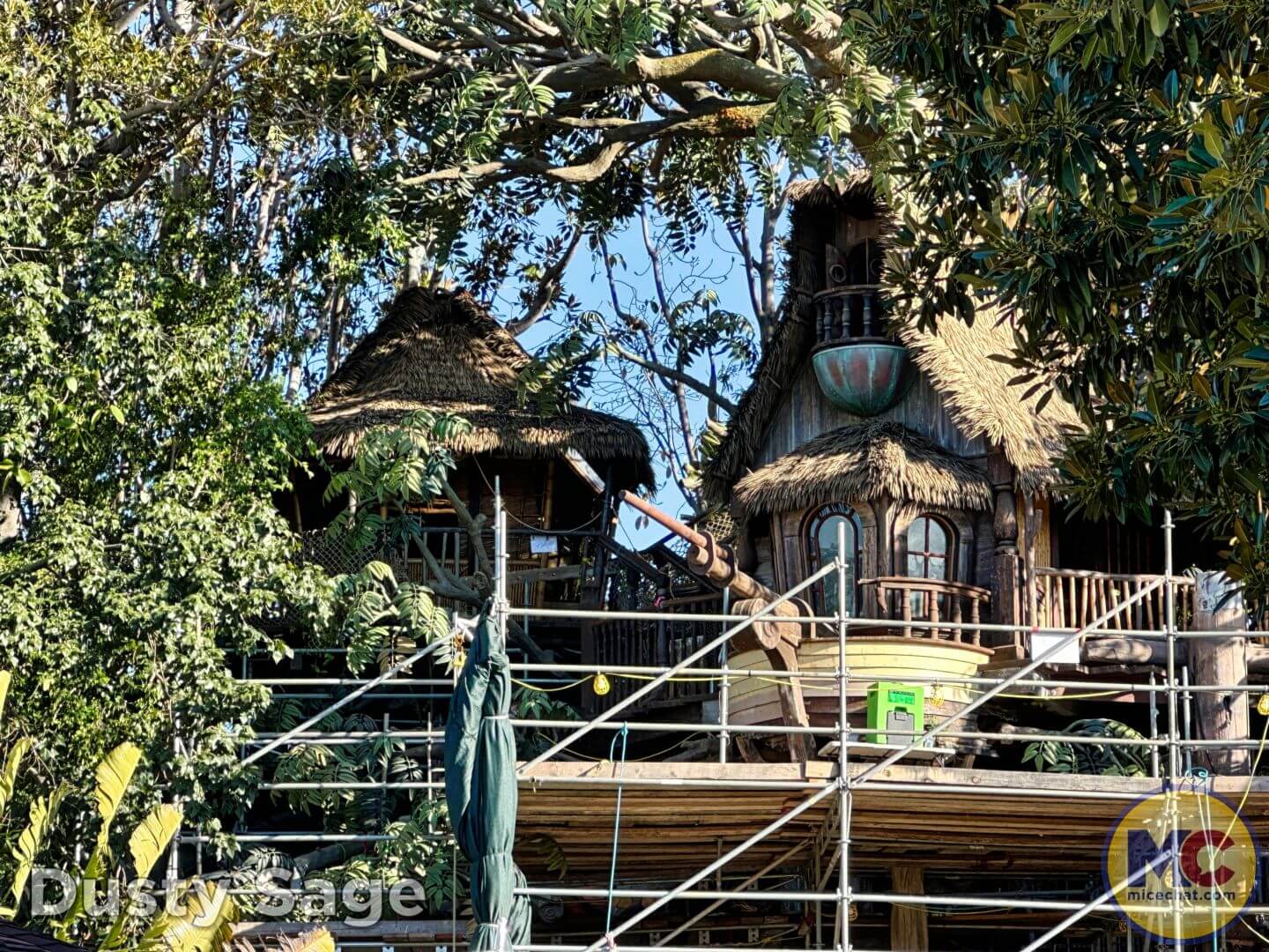 , Disneyland Update: Rolling… Heads, Strollers & Easter Eggs