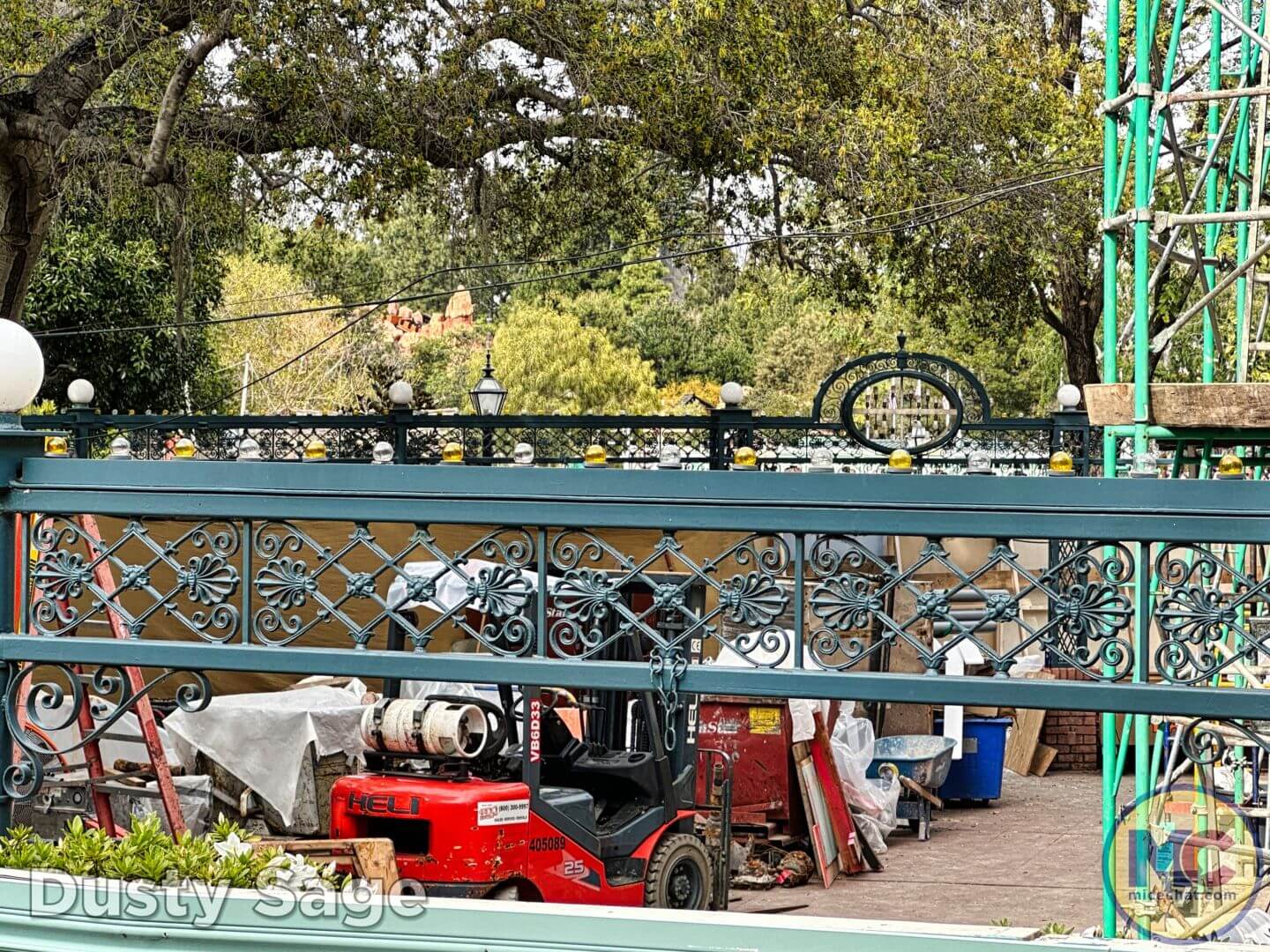 , Disneyland Update: Rolling&#8230; Heads, Strollers &#038; Easter Eggs