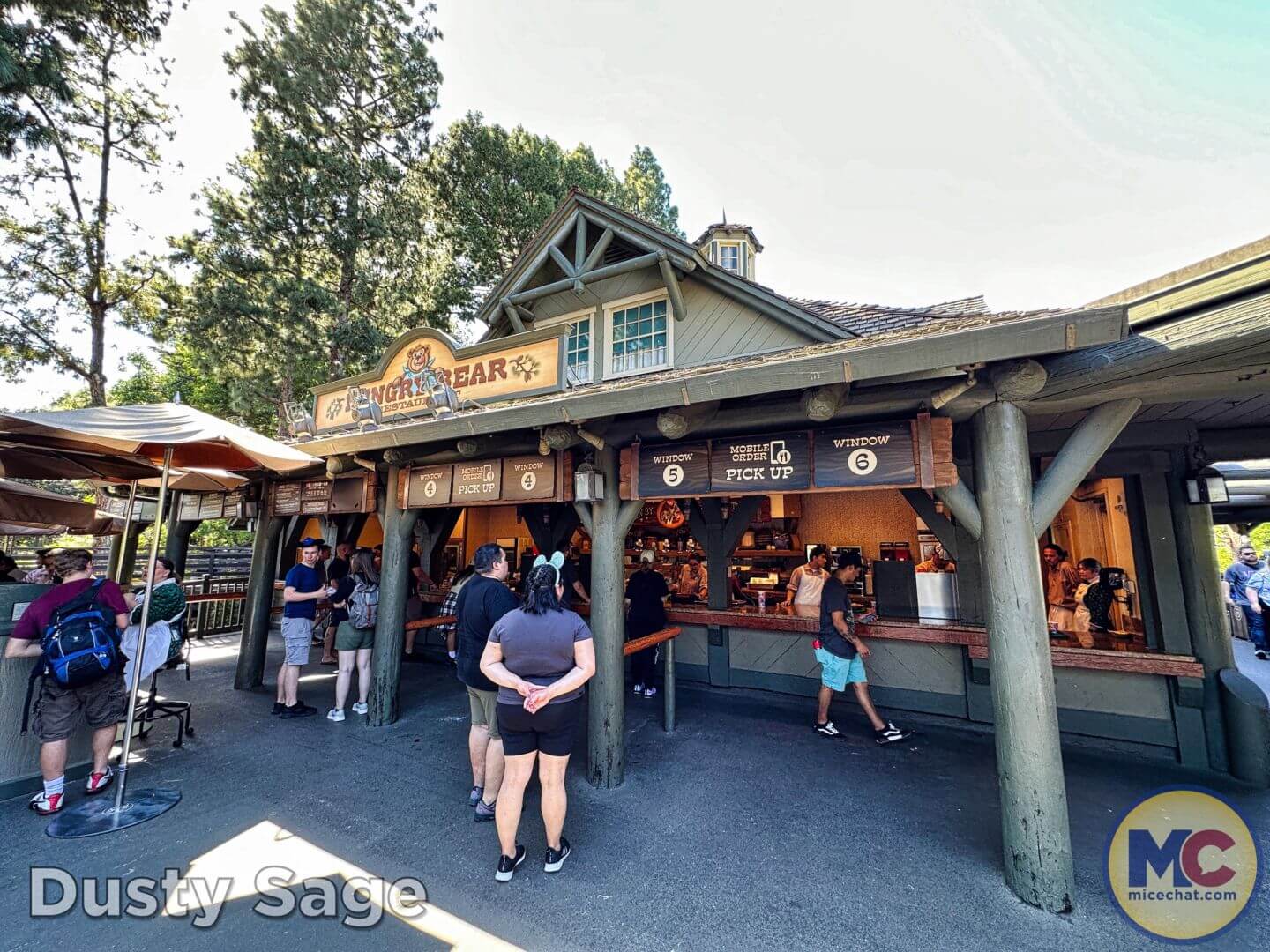 Disneyland Dining Guide, Disneyland Quick Service Dining Guide: Affordable Alternatives Inside & Outside the Resort