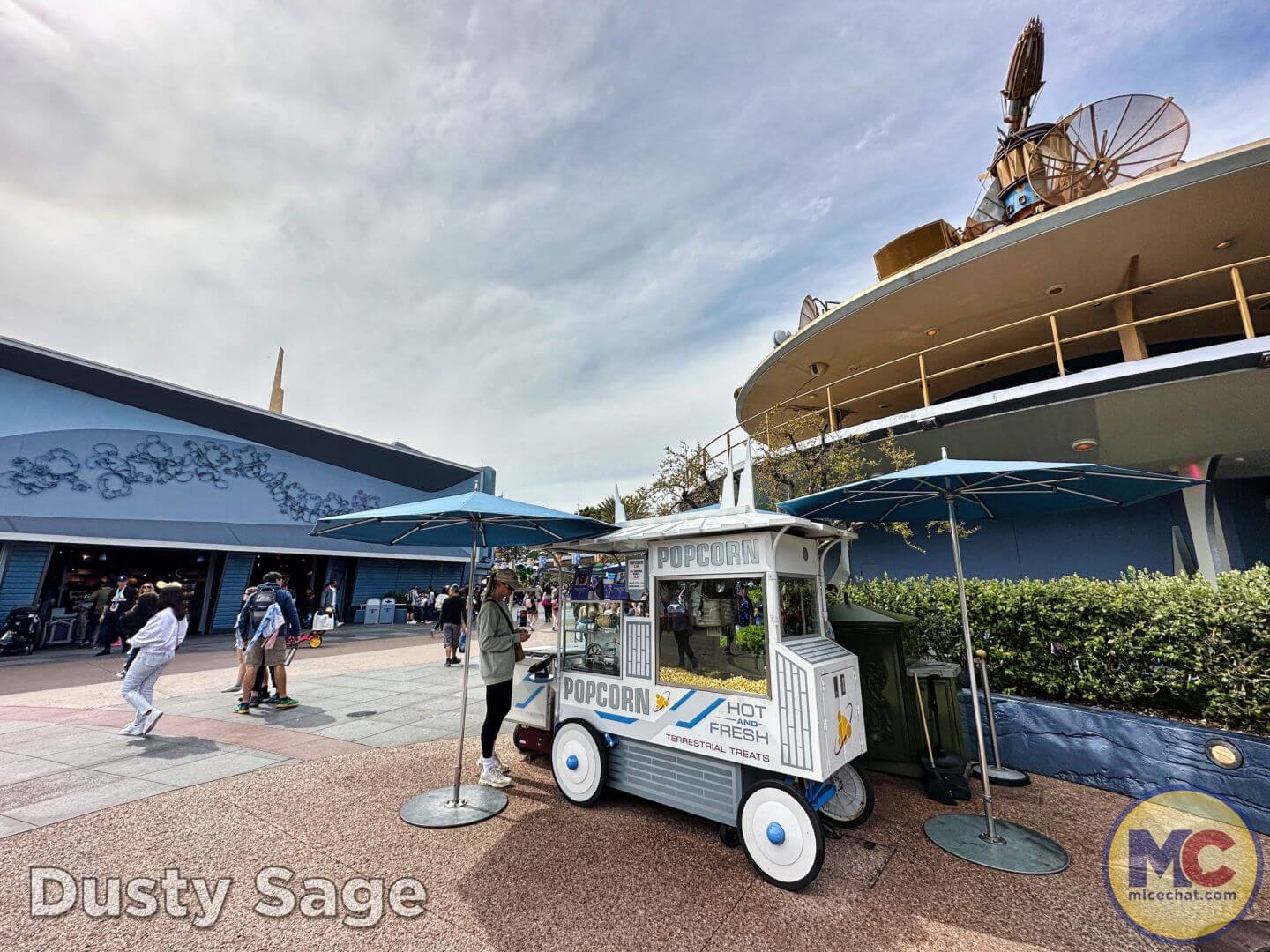 , Disneyland Update: Rolling… Heads, Strollers & Easter Eggs