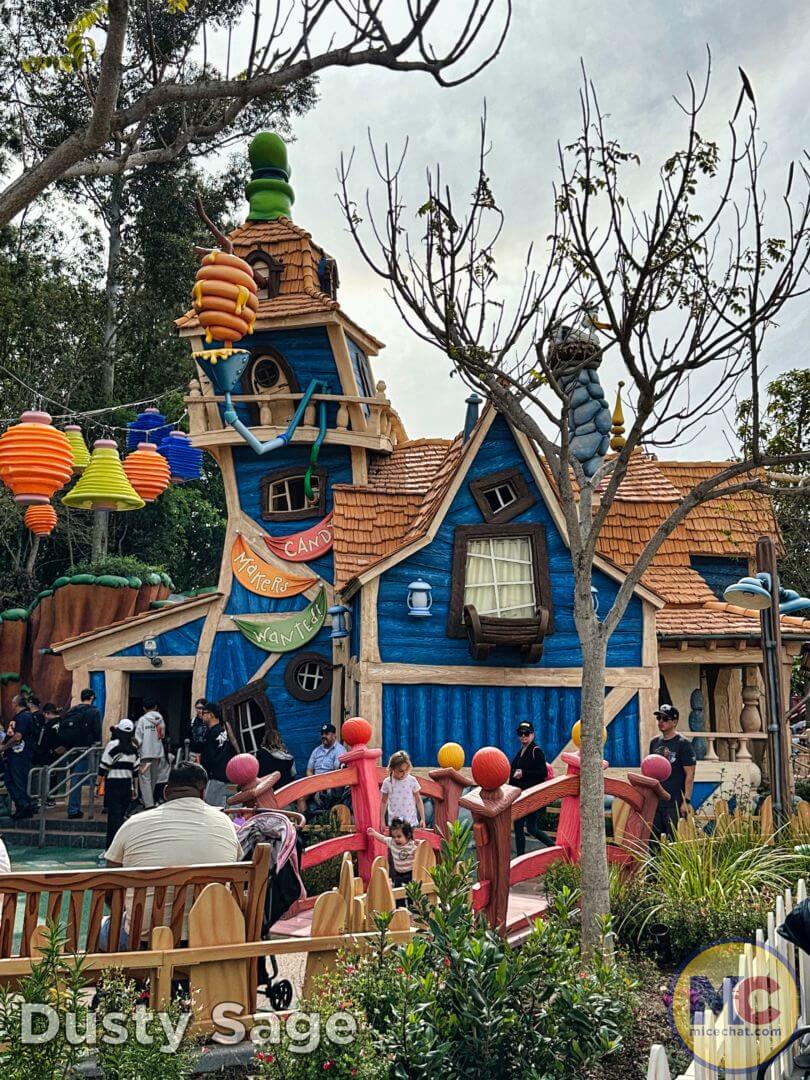 , Disneyland Update: Rolling… Heads, Strollers & Easter Eggs