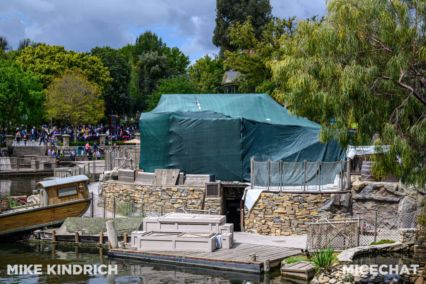 , Disneyland Update – The Crowd Awakens