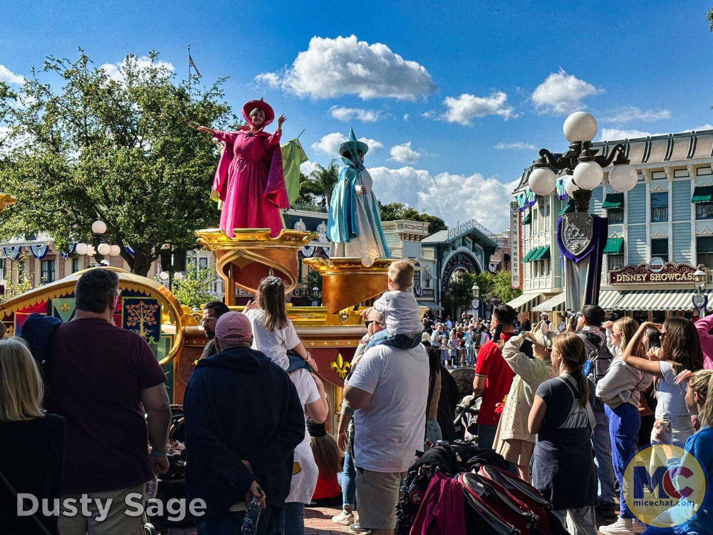 , Disneyland Update – The Crowd Awakens