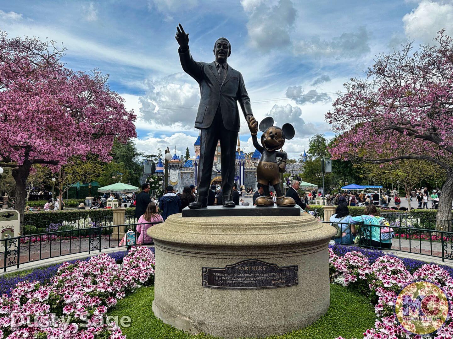 , Disneyland Update: Fantasmic Surprise & Reservations About Reservations