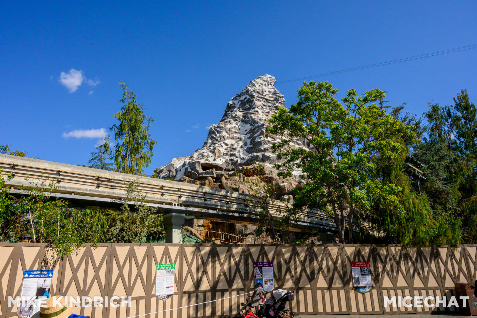 , Disneyland Update – The Crowd Awakens