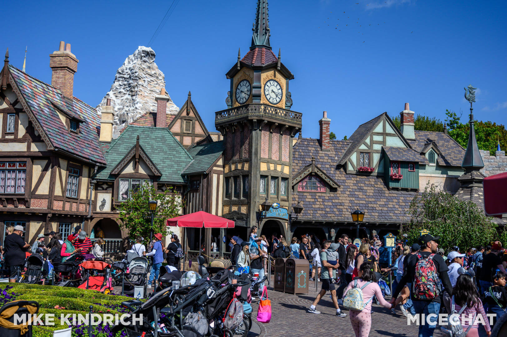 , Disneyland Update: Fantasmic Surprise & Reservations About Reservations