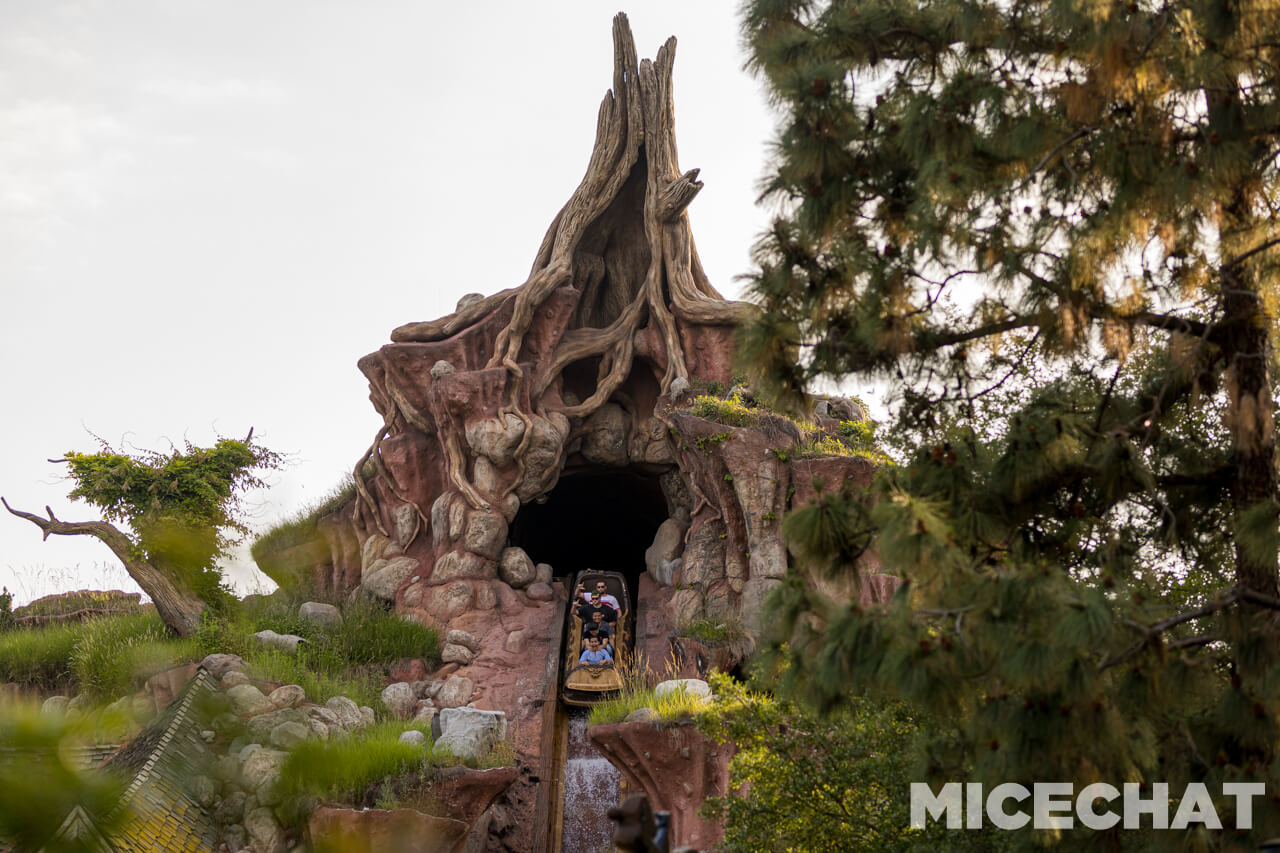 , Disneyland Update: The Final Splashdown, Pixar Preview & More Mermaid!