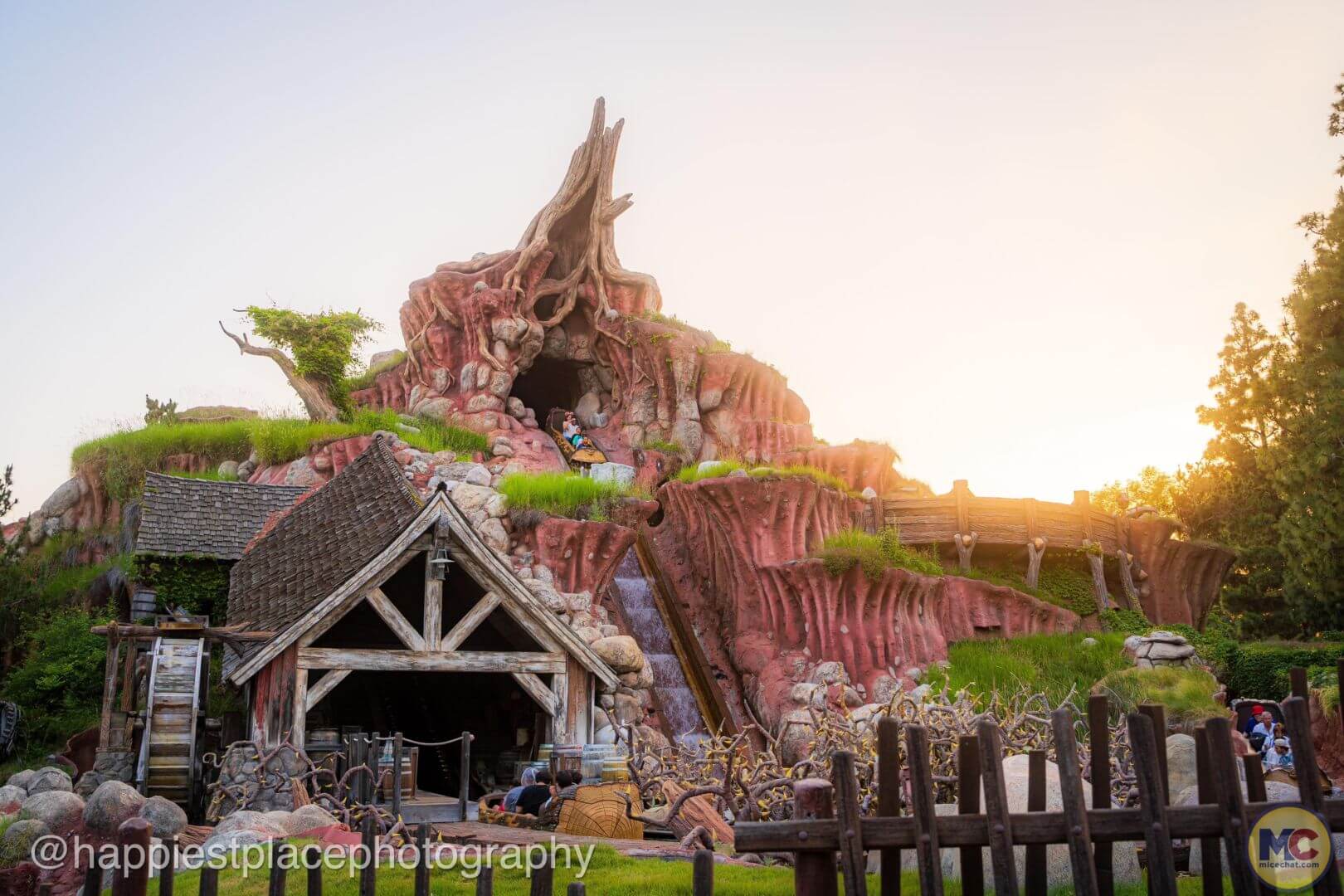 , Disneyland Update – A Great Big Beautiful Tomorrow???
