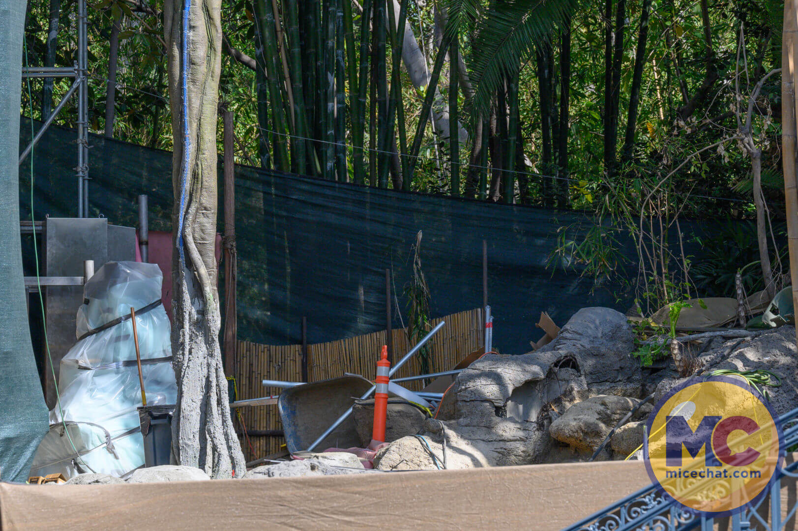 , Disneyland Update – Secret Test, Adventureland Mess, Splash at Rest