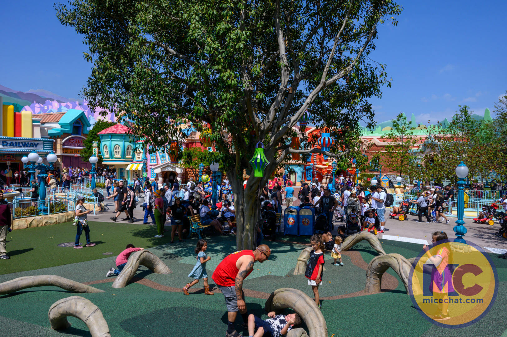 , Disneyland Update – Secret Test, Adventureland Mess, Splash at Rest